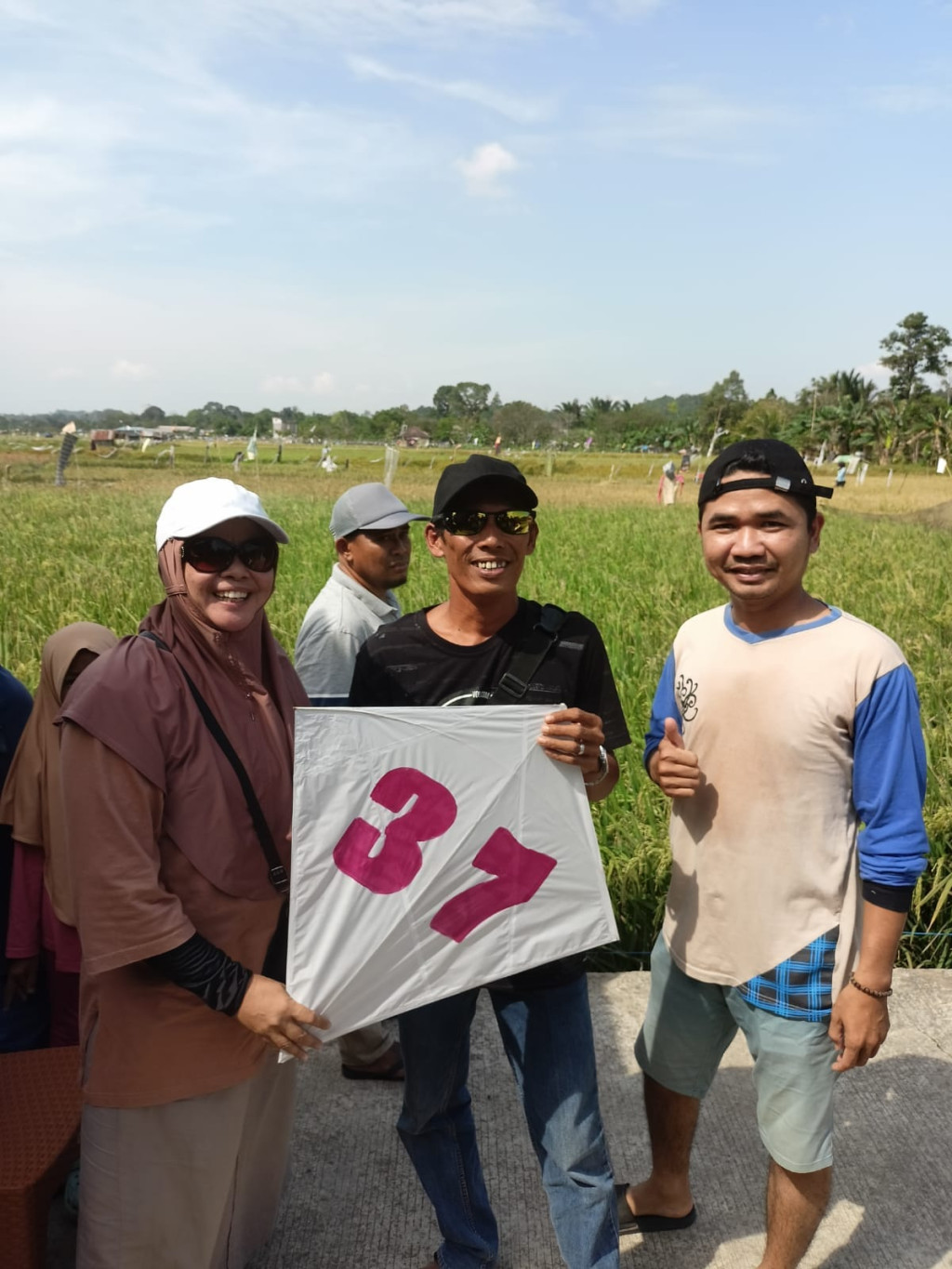 Lomba layang-layang sambutan open Jl.Pelita 6