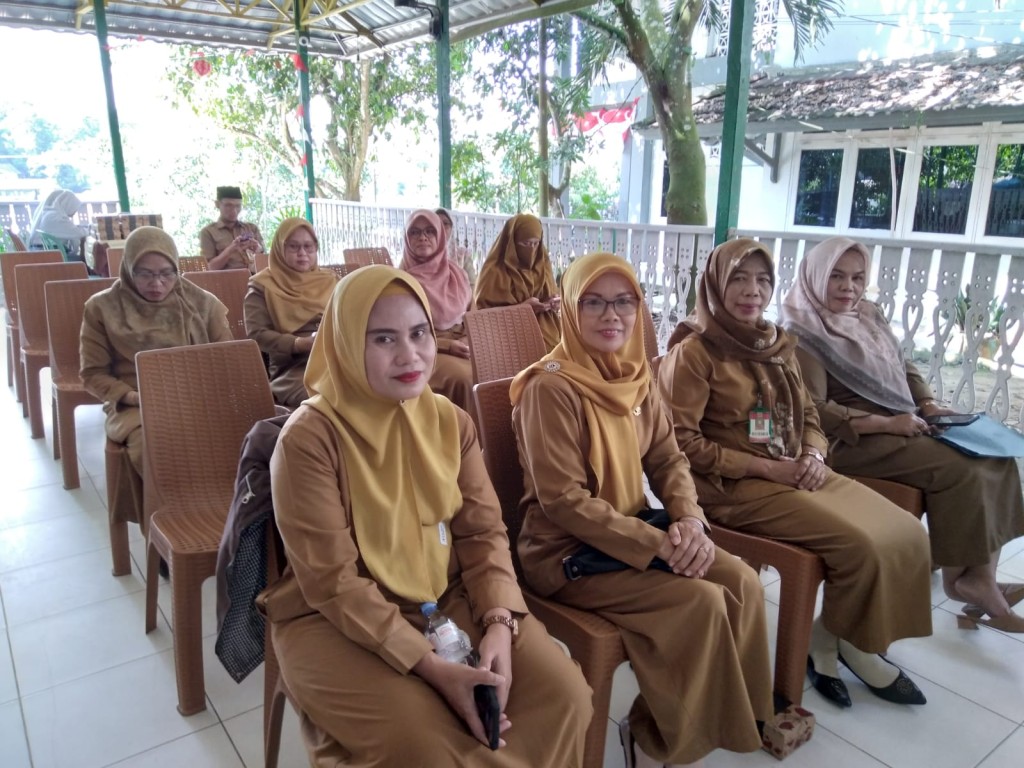 Rapat Forum Konsultasi Publik di Kecamatan Sambutan