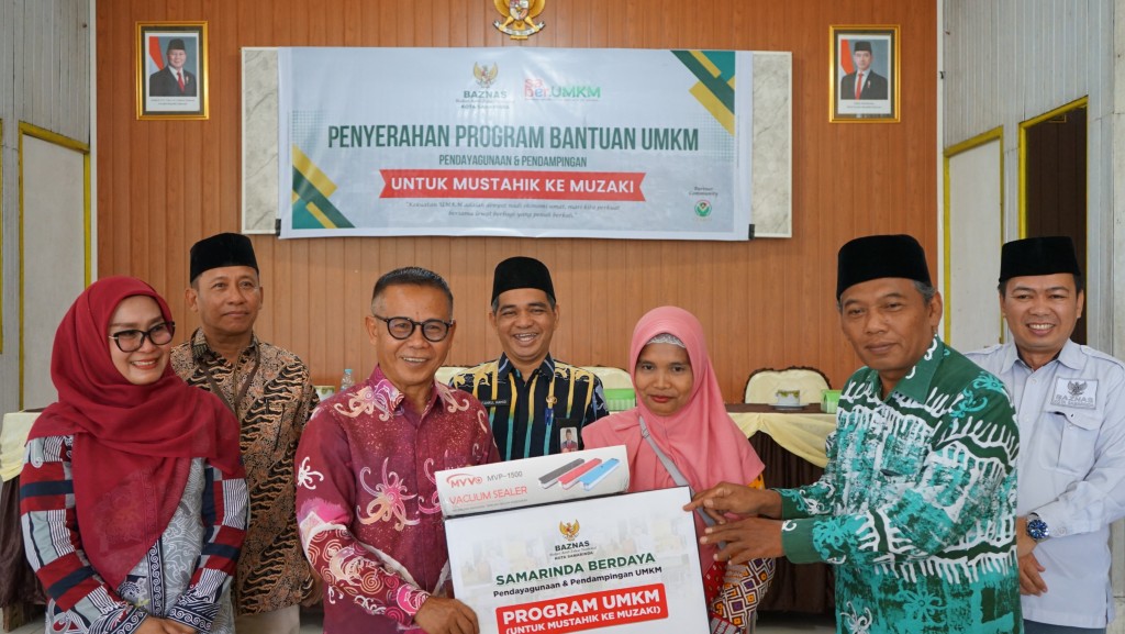 Pelaksanaan Penyerahan Bantuan UMKM oleh BAZNAS Kota Samarinda di Kecamatan Sambutan