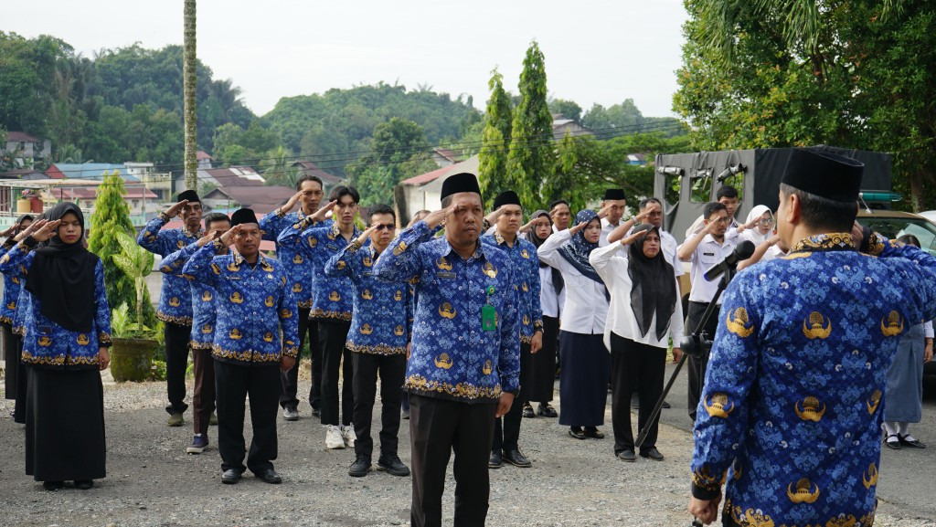 Pelaksanaan Upacara Peringatan Hari Pahlawan di Kecamatan Sambutan