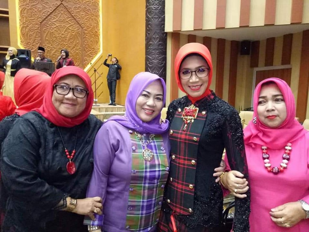 Menghadiri Pelantikan DPRD Prov Kaltim