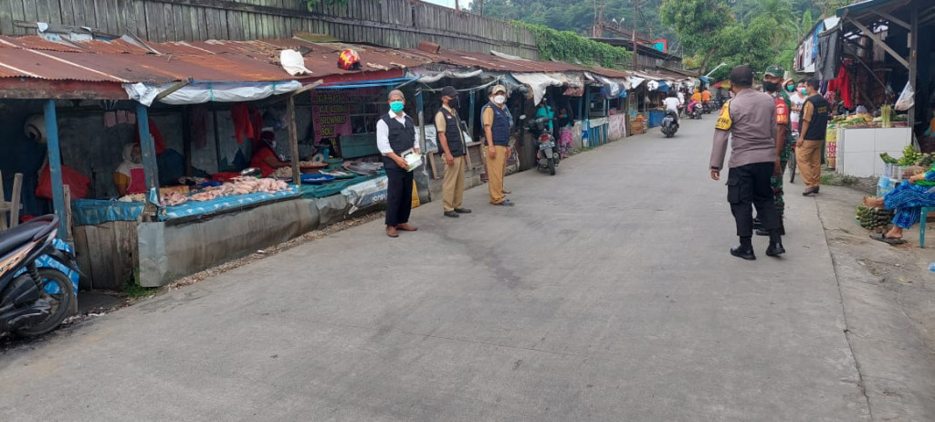 Tim satgas covid 19 kelurahan selili Bhabinkamtibmas