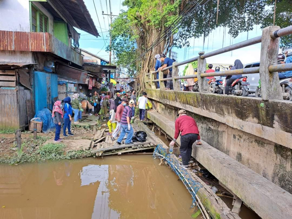Gotong Royong Massal Seluruh Pegawai Pemkot Kota Samarinda