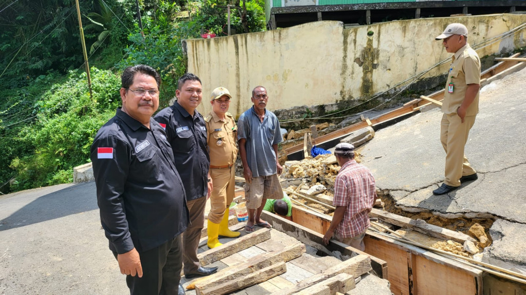 Meninjau Pengerjaan Program Probebaya Kelurahan Selili OPD Kecamatan Samarinda Ilir