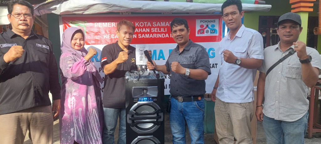 Serah Terima Barang Prog Probebaya Kepada Pokmas PSM Kel. Selili