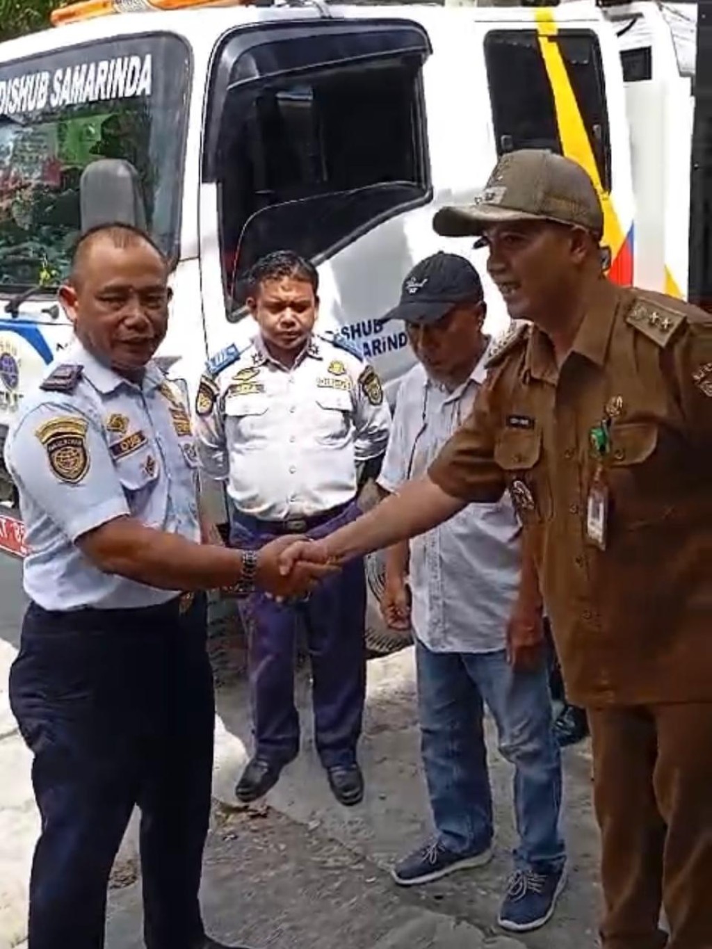 PENERTIBAN PEDAGANG DAN PARKIR LIAR DI KELURAHAN SELILI BERSAMA DINAS PERHUBUNGAN