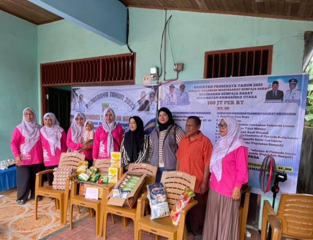 Giat, Jum'at 17 Oktober 2025 ‎ ‎Penyerahan Bantuan kepada warga RT 09 pada kegiatan Probebaya bidang Pemberdayaan Tahun Anggaran 2025