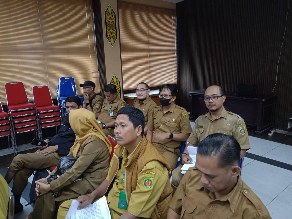 Rapat Koordinasi tentang Pelayanan Digitalisasi Arsip Keluarga/Masyarakat & Monitoring kegiatan Rutin Posyandu Delima (Lansia) di Jl. AW Syahrani GG 4 RT 01