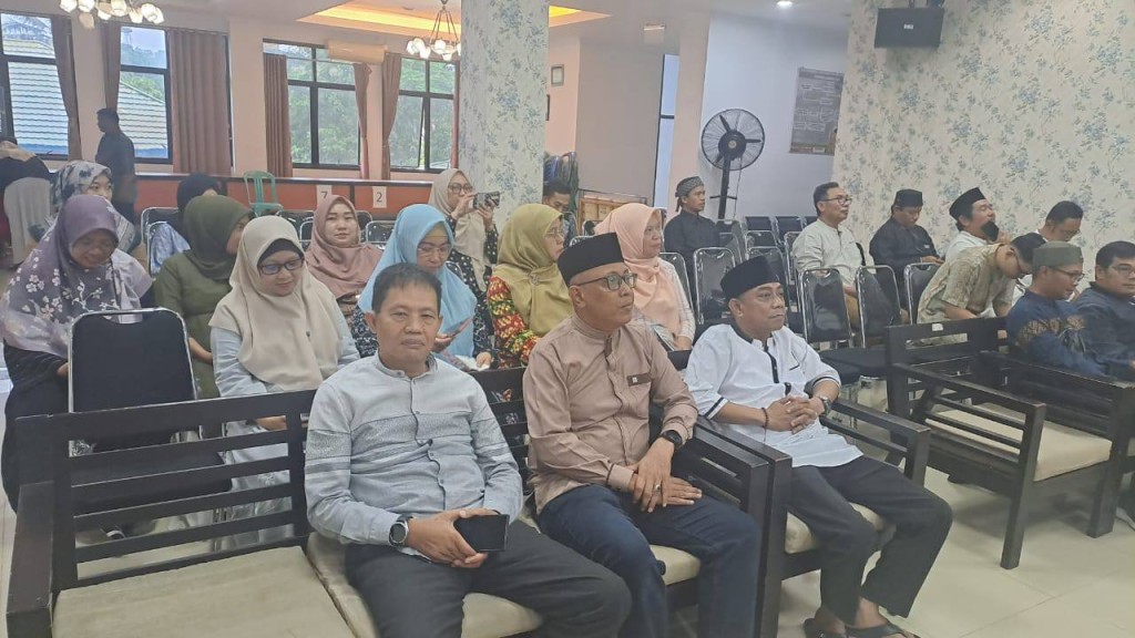 Giat, Jum'at 31 Oktober 2025, Menghadiri Peringatan Maulid Nabi Muhammad SAW 1447 H & Menghadiri Pelaksanaan PMT Lokal Tahun 2025