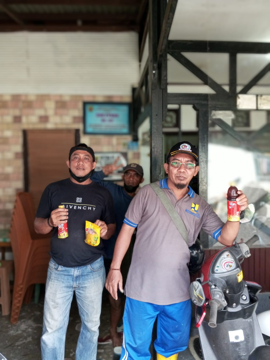 penyerahan sapras dari program PRO BEBAYA TA 2022 di POKMAS PERMATA