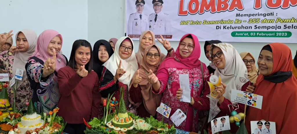 KEMERIAHAN LOMBA TUMPENG DI KELURAHAN SEMPAJA SELATAN DALAM MEMPERINGATI HUT KOTA SAMARINDAS KE 355 TH DAN PEMKOT KE 63 TH