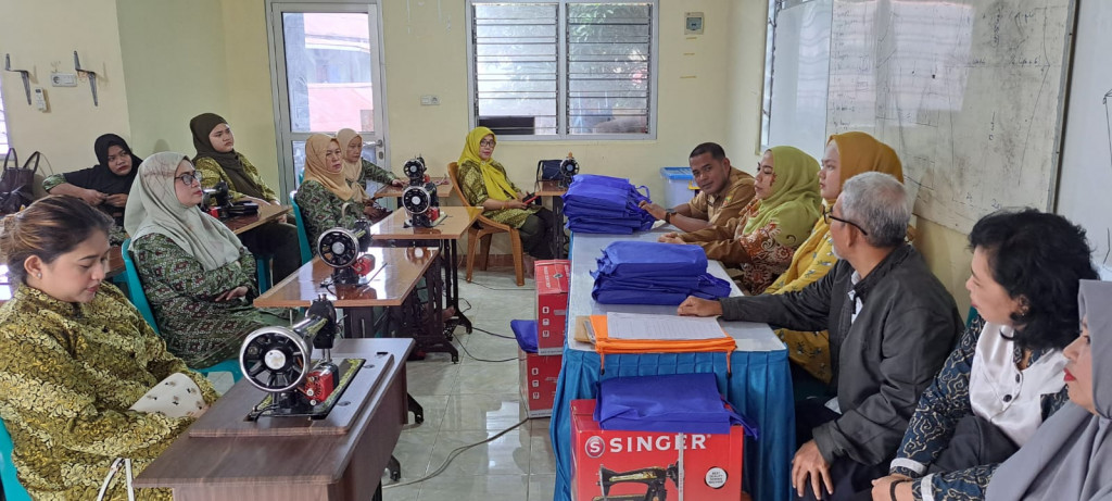 Penutupan Pelatihan Menjahit Kegiatan Pro Bebaya Tahun 2023 POKMAS PERMATA & KASIH IBU