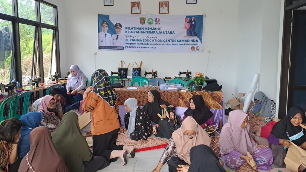 Kegiatan Probebaya Pemberdayaan Masyarakat Pelatihan Menjahit Kelurahan Sempaja Utara Pokmas Manunggal Bakti dan Pokmas Bekarya  bekerjasama  dengan EL RAHMA EDUCATION CENTRE SAMARINDA