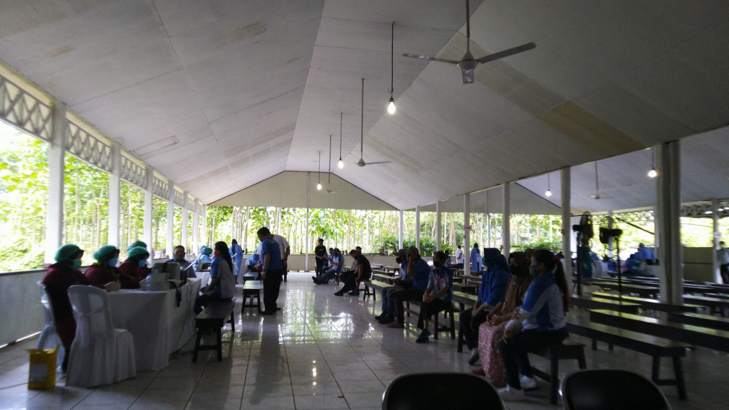 Kegiatan Vaksin covid 19 di PT.SLJ Global Tbk.