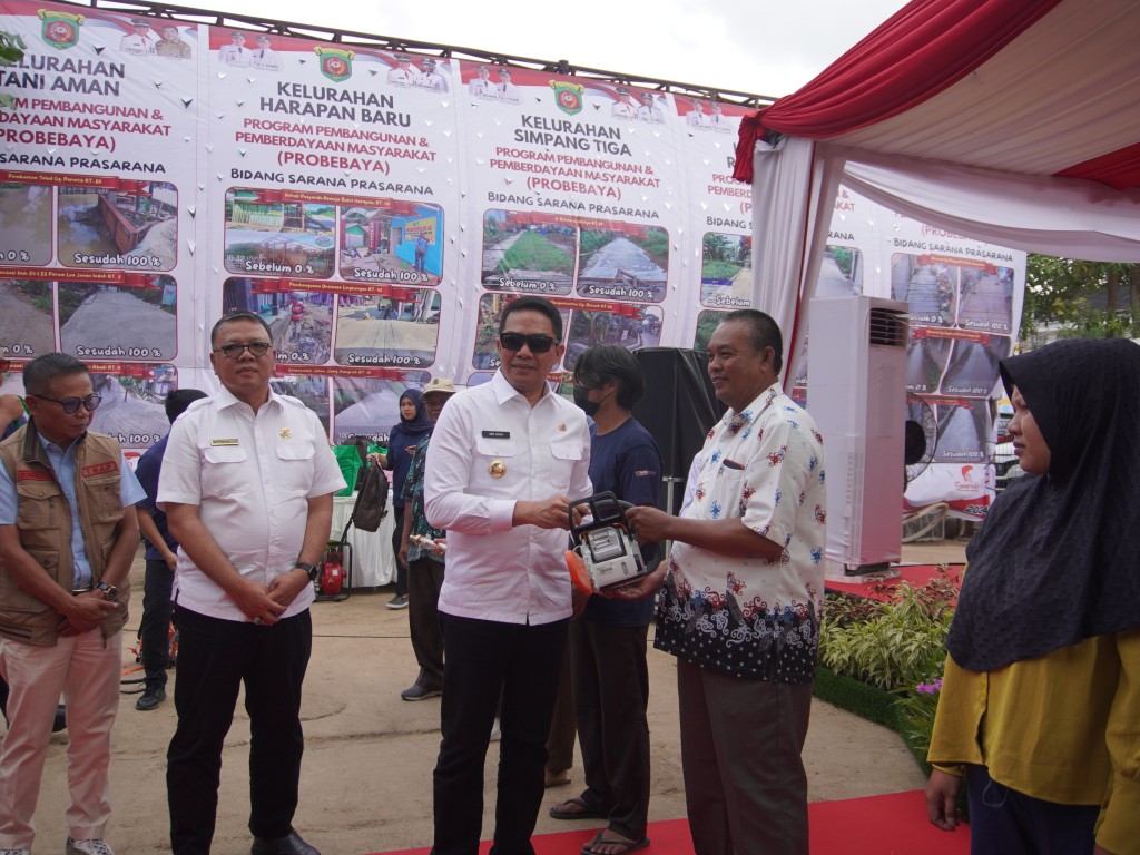 Penyerahan Simbolis Probebaya Tahun 2024