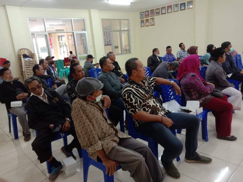 Kegiatan Sosialisasi PKM Penerapan Sistem E-Govermment Services di Kelurahan Sidodadi yang di sampaikan langsung dari UMKT, di hadiri Seklur (mewakili lurah) dan juga RT