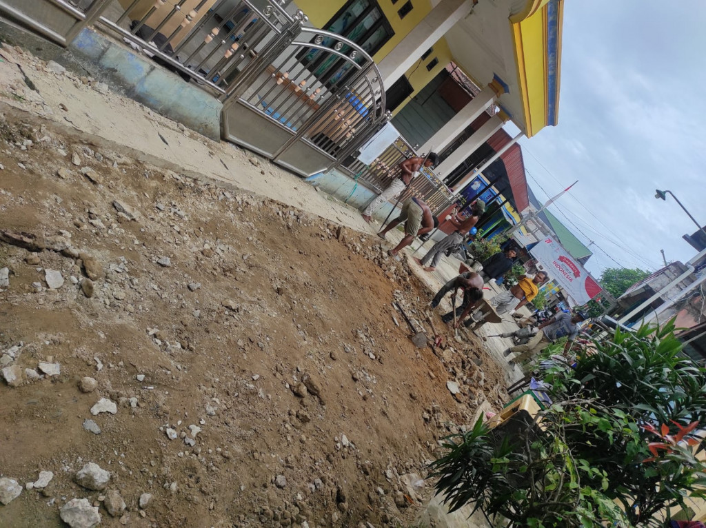 Pengecoran Jalan Gang di RT.34