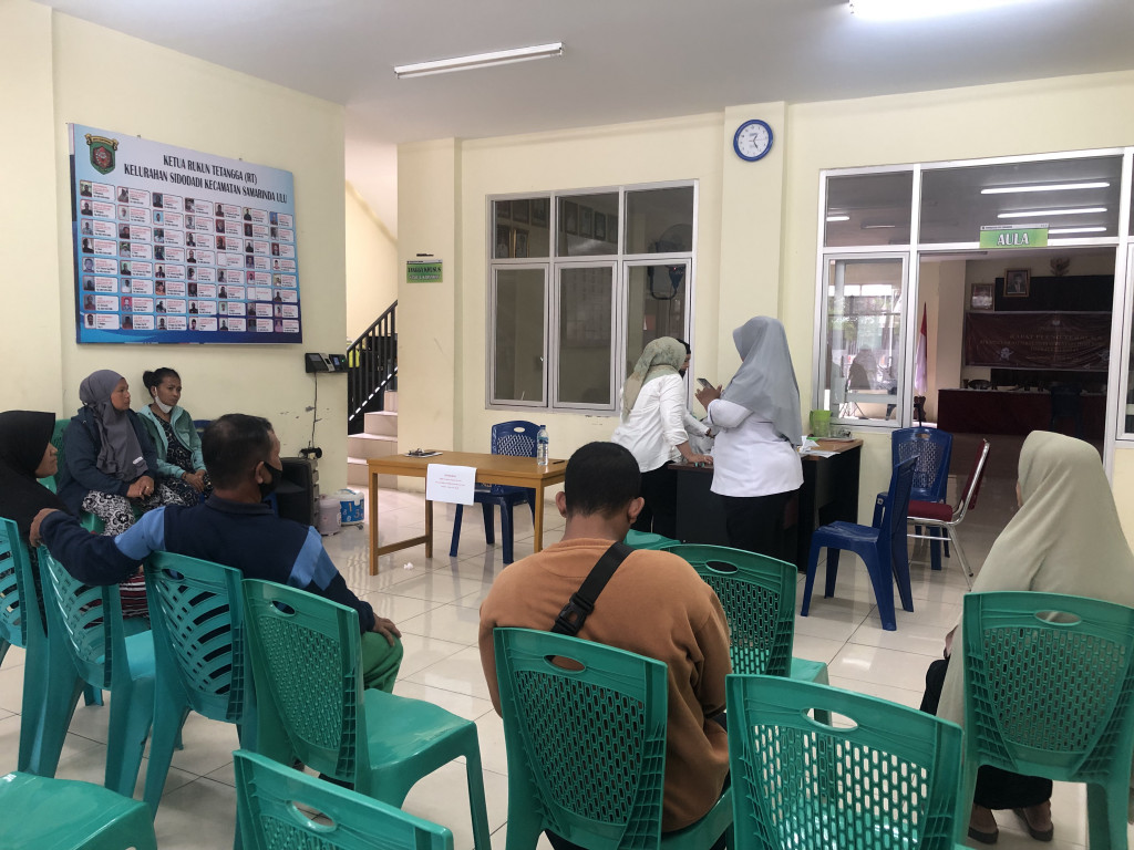 Situasi Hari Ketiga Pelaksanaan Distribusi Beras Program Bantuan CPP di Kelurahan Sidodadi