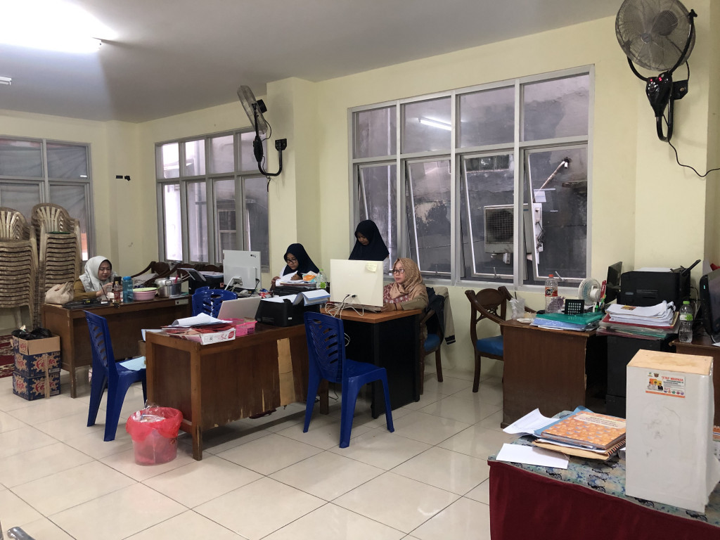 Renovasi Lantai 2 Kelurahan Sidodadi, Seluruh Pelayanan dan Administrasi Dialihkan ke Aula Kelurahan Lantai 1