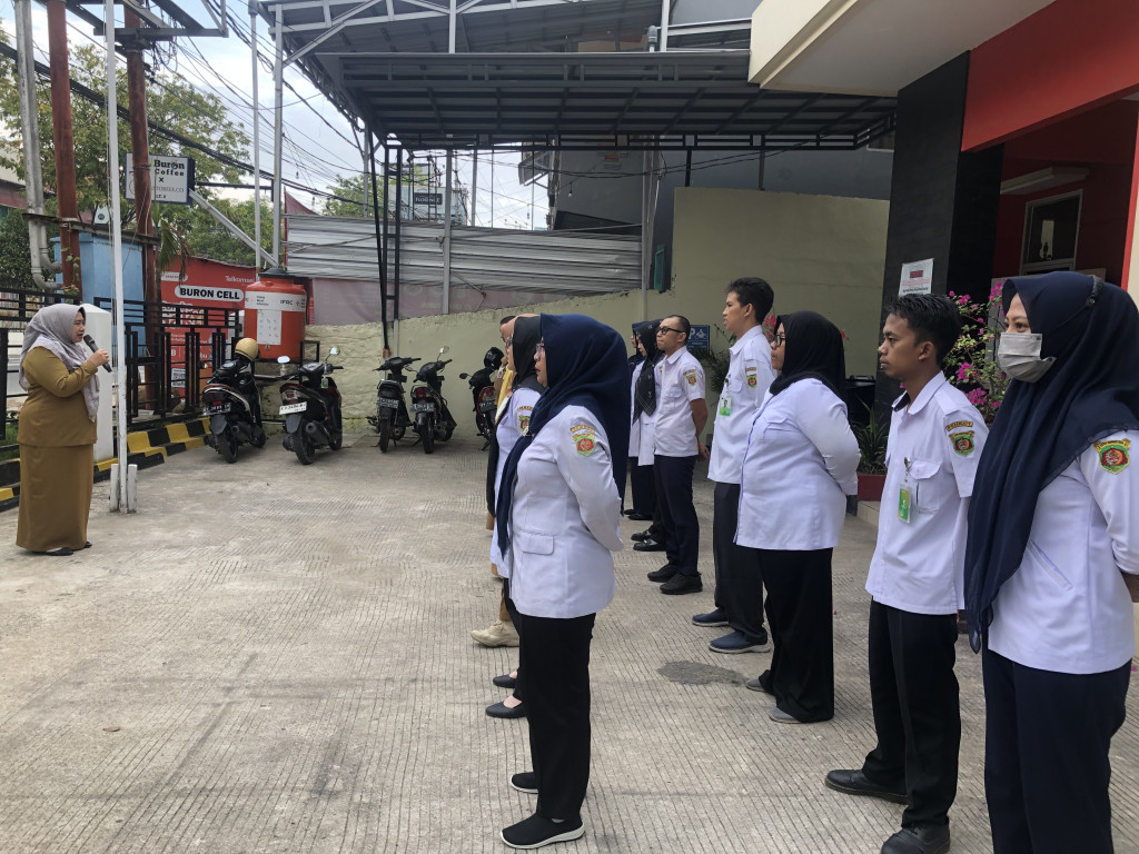 Kelurahan Sidodadi Melaksanakan Apel Pagi yang Dipimpin Oleh Sekretaris Kelurahan