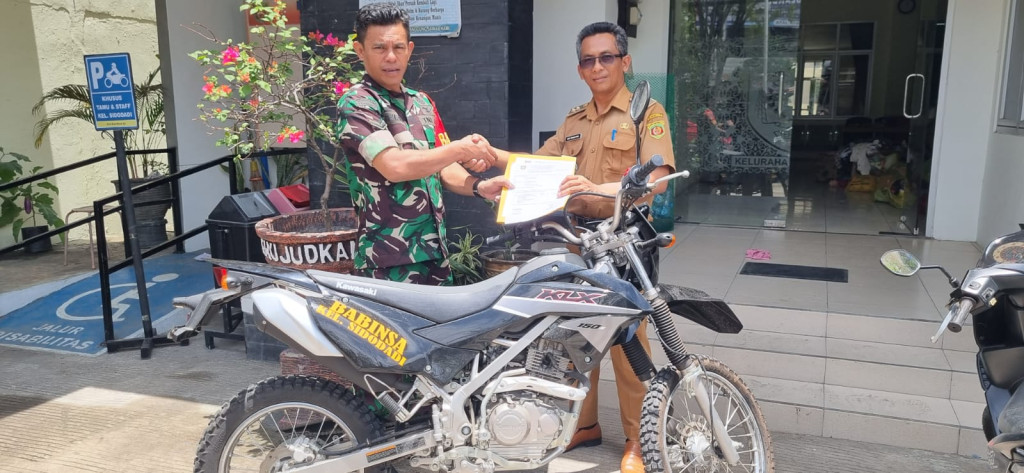 Serah Terima Kendaraan Opersional -Lurah Pk.Buditri Haryono  S.P kel.Sidodadi