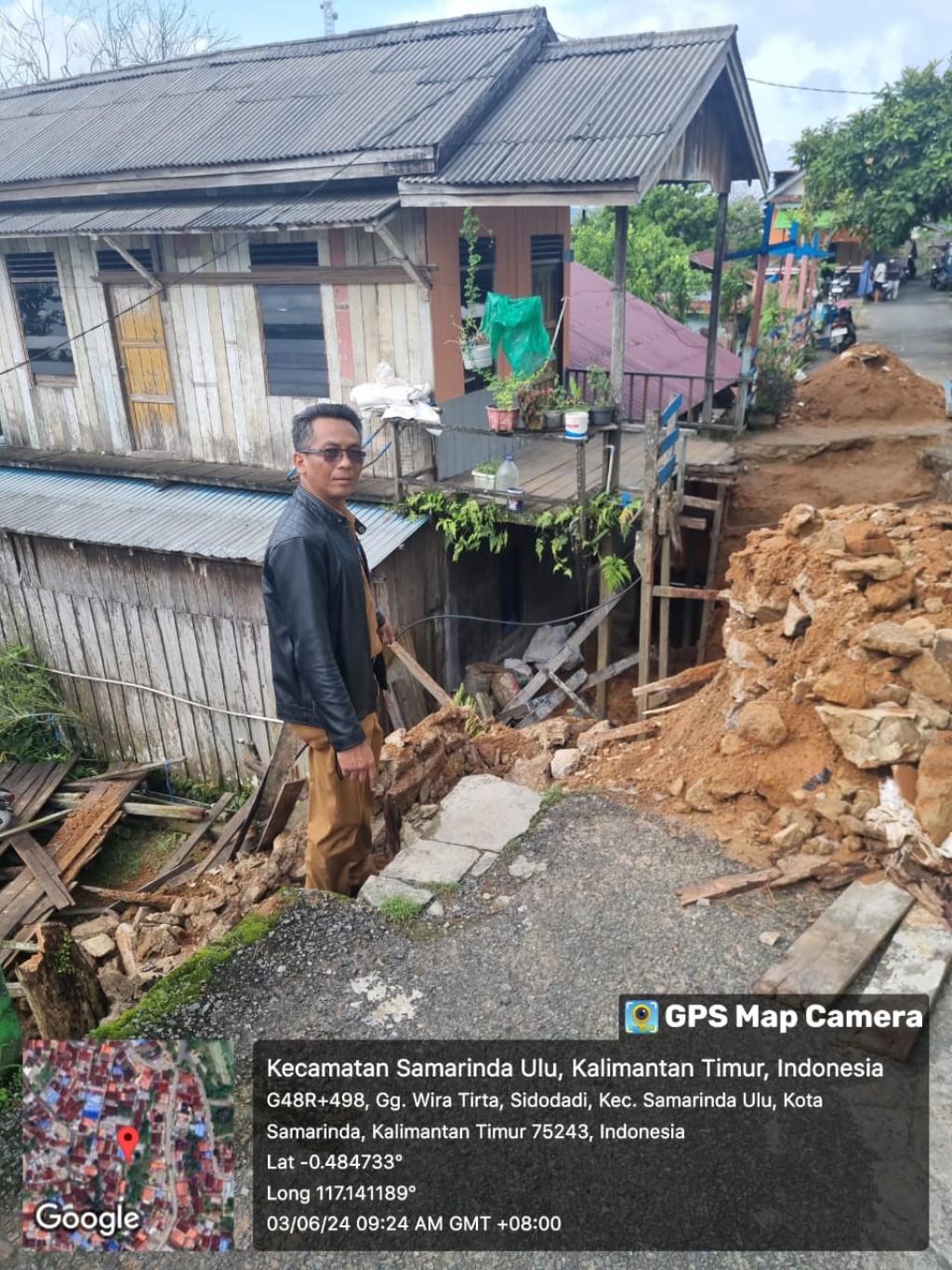 Tanah Longsor Di RT.17 Kelurahan Sidodadi