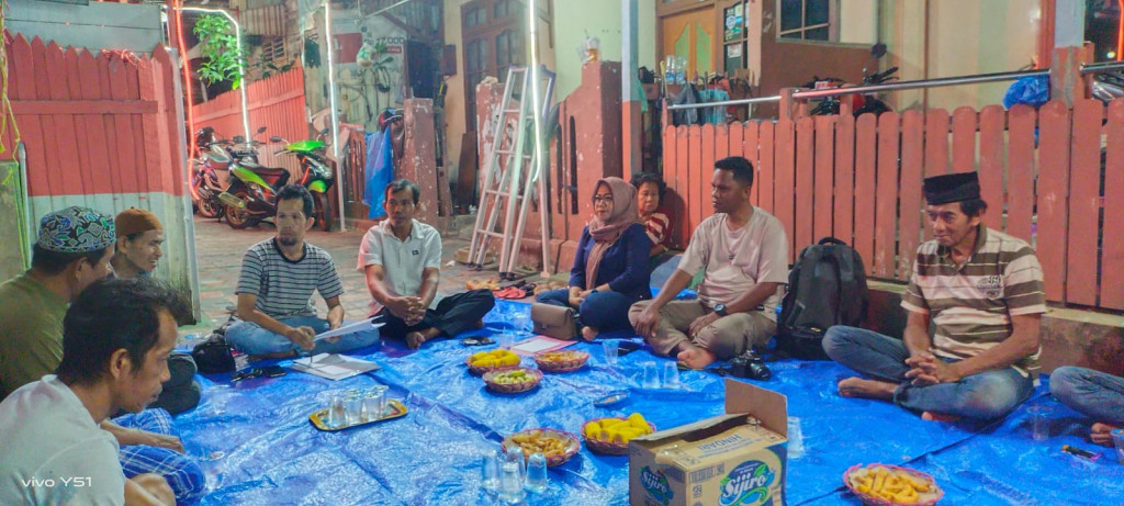 Rembug Warga di Lingkungan RT.05 mengenai Program Probebaya Tahun 2024 - 2025