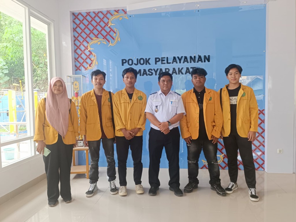 Audiensi dengan mahasiswa Fisip Unmul terkait pelaksanaan pemberdayaan masyarakat di kelurahan sidodamai