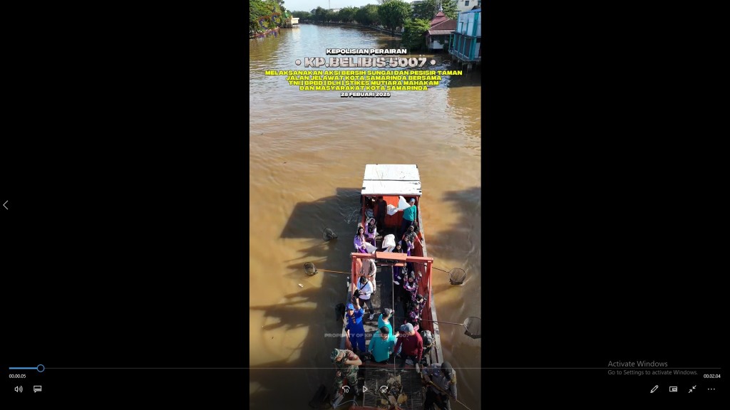 Aksi Bersih Sungai dan Pesisir Taman Jalan Jelawat