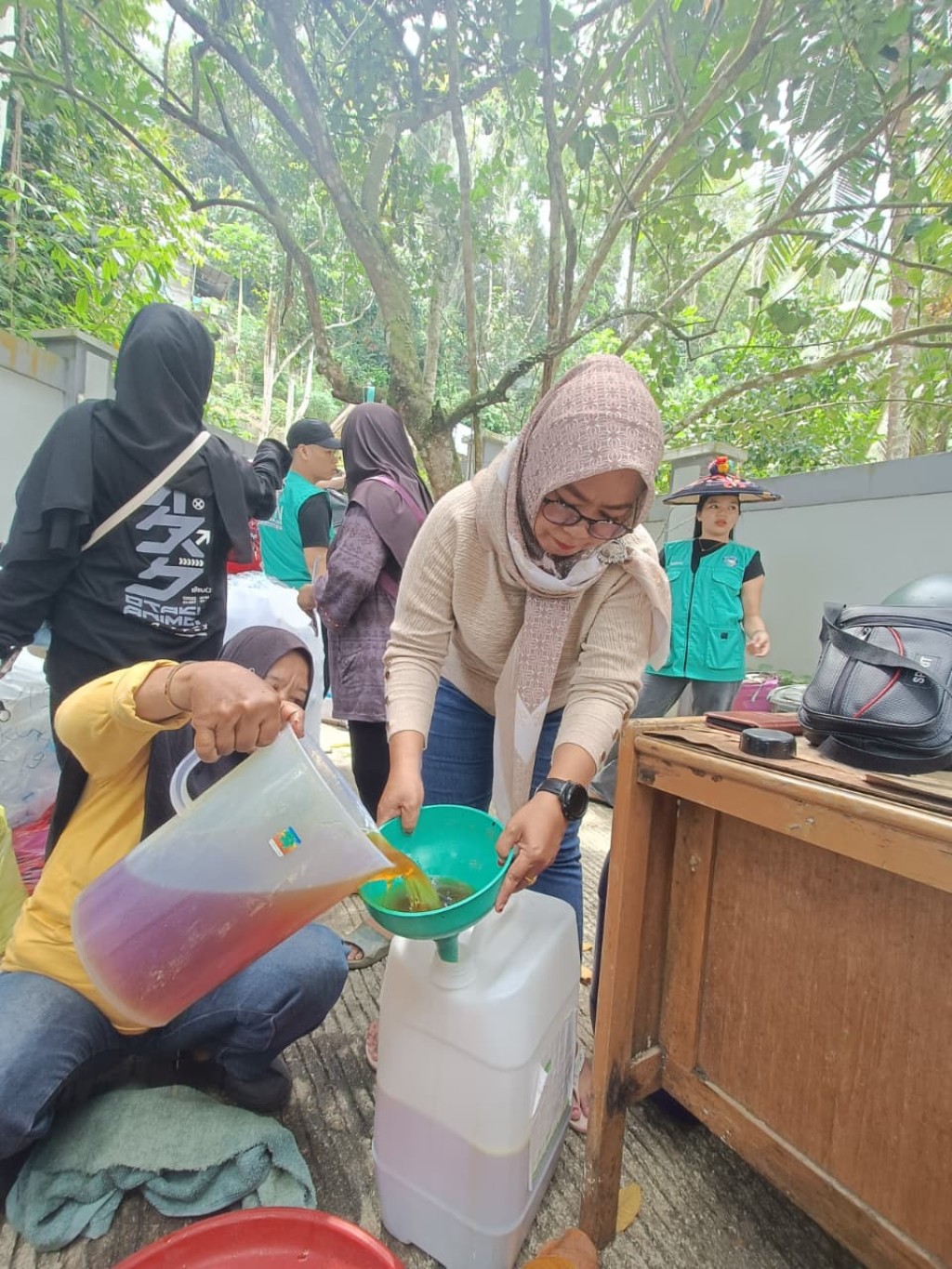 Hari Terakhir Lomba Pilah Sampah, Dasawisma Sidodamai dan Mahasiswa KKN Antusias Rayakan HUT RI ke-80