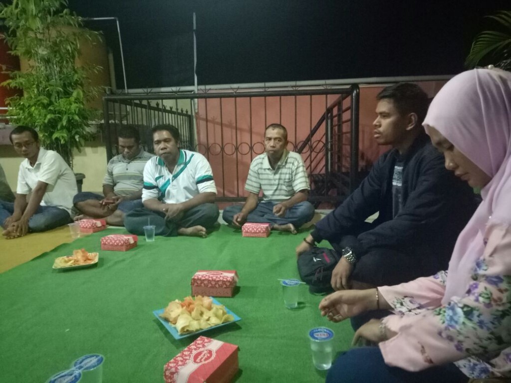 Latepost 23/02/2018.. Pelaksanaan pemilihan Ketua RT. 32 pada Hari Jumat pukul 20.00 Wita (ba'da Isya) bertempat di Kediaman Bpk. Yudi warga RT. 32 Kel. Sidomulyo.