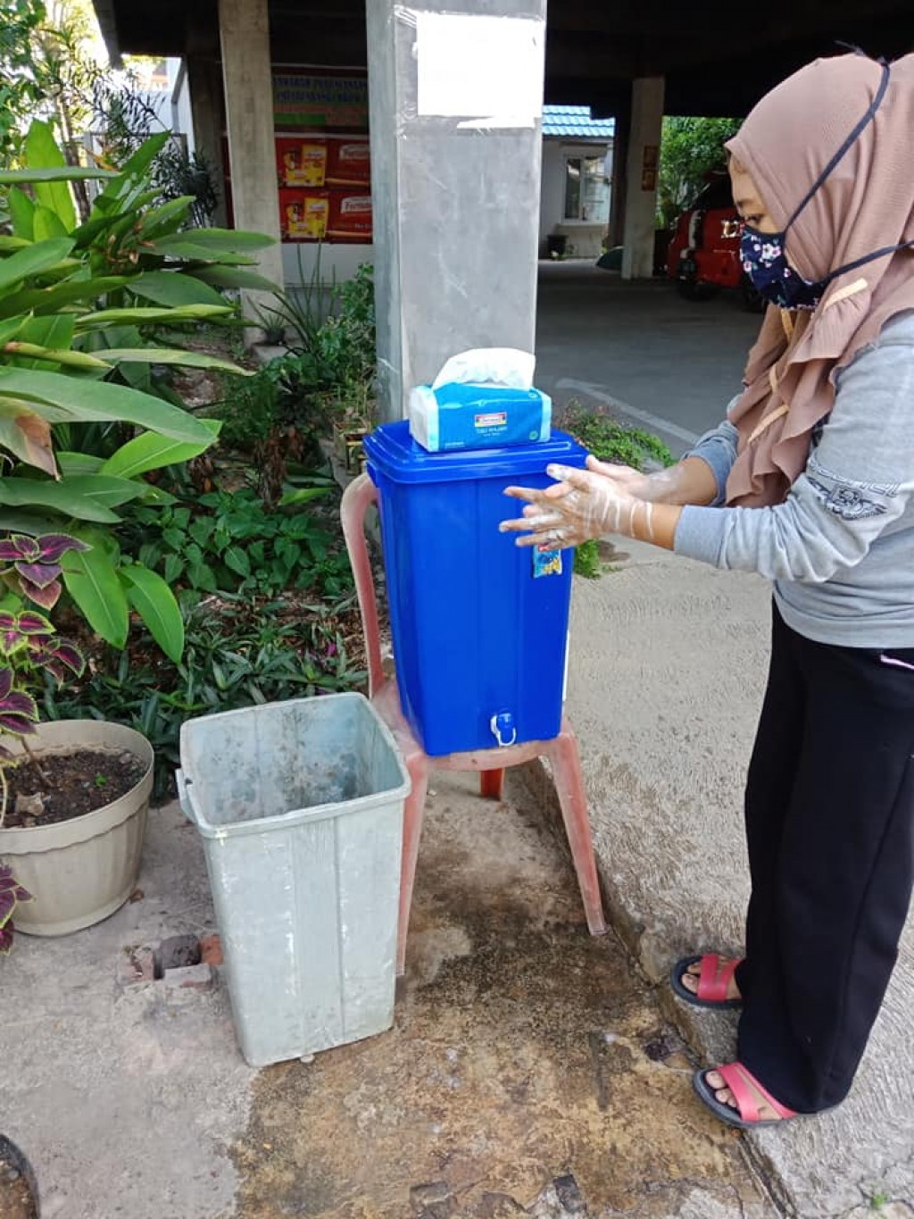 Penyediaan Tempat Cuci Tangan Untuk Warga