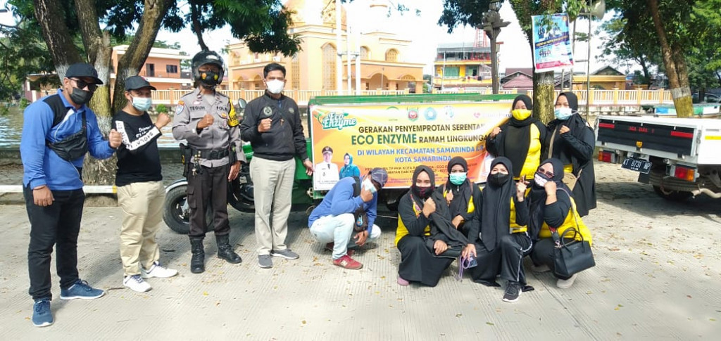 Giat Penyemprotan Eco Enzim Secara Serentak Se-Kota Samarinda Di Wilayah Kelurahan Sidomulyo