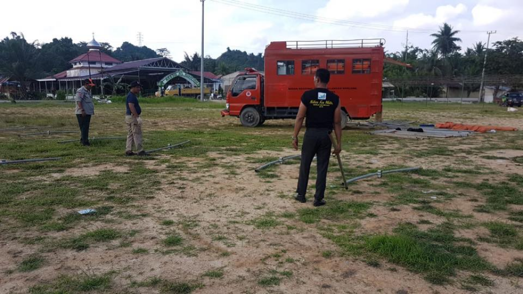 Pemasangan tenda