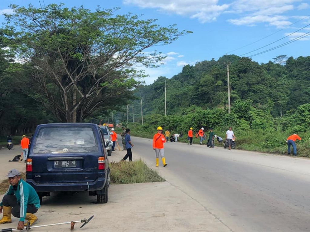 Kerja Bakti Bersama lokasi lingkar Stadion Utama Palaran