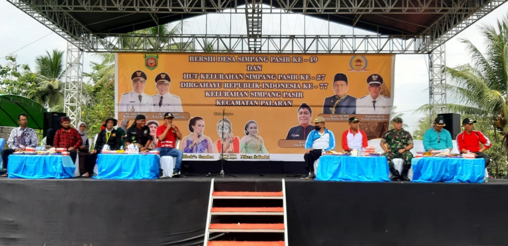 Acara Bersih Desa dan Pawai Kirab Budaya