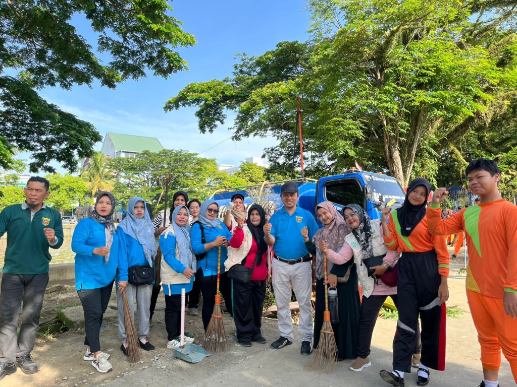 Giat Jum'at : Kerja Bakti Serempak Memperingati Hari Kesetiakawanan Nasional