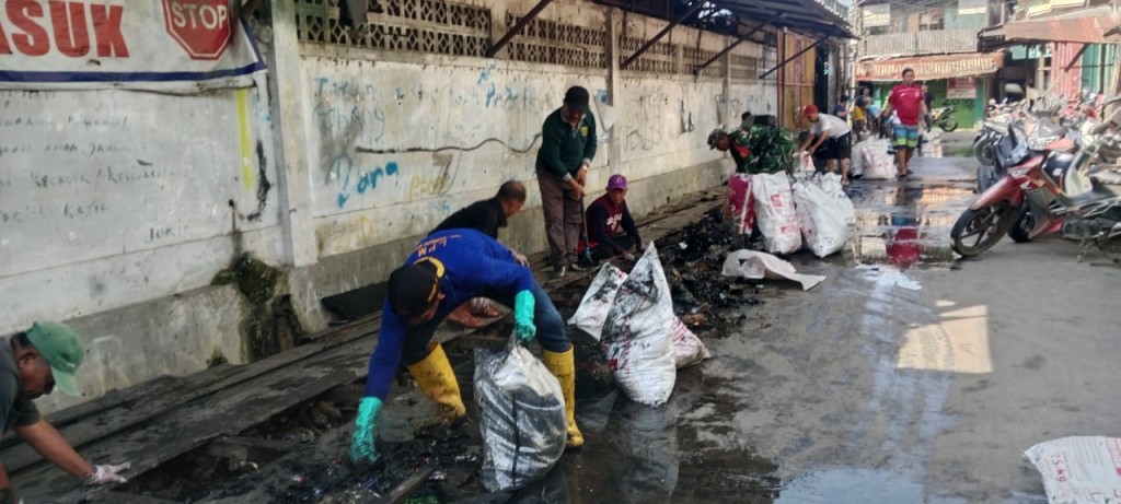 Warga Bersatu, Lingkungan Bersih: Gotong Royong Empat RT di Kelurahan Sungai Dama Berbuah Hasil Nyata