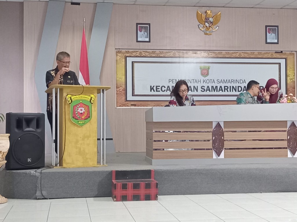 Kasi Kesra Kelurahan Sungai Dama Mengikuti Loka Karya Mini Lintas Sektor Kecamatan Samarinda Ilir Di Aula Kantor Kecamatan Samarinda Ilir