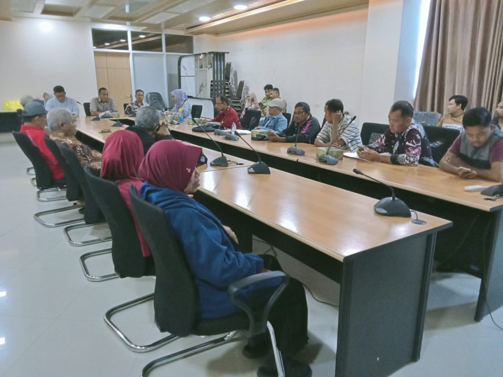 Rapat mediasi pembahasan lahan di terowongan sungai dama antara pemilik lahan di kantor PUPR kota Samarinda