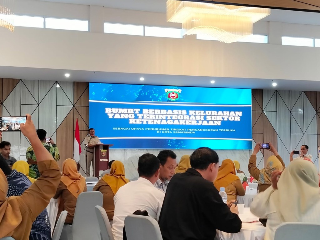 Lurah Sungai Dama  Menghadiri Sosialisasi Integrasi BUMRT dengan Ketenagakerjaan