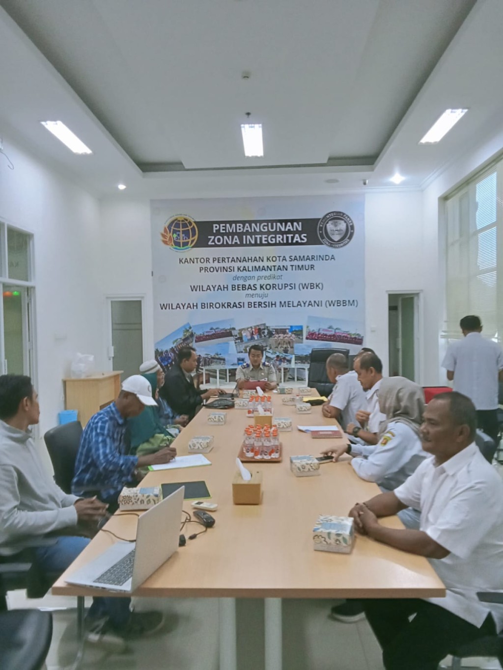 Staff Kelurahan Sungai Dama Hadiri Mediasi Permasalahan Tanah di Kantor Pertanahan Kota Samarinda