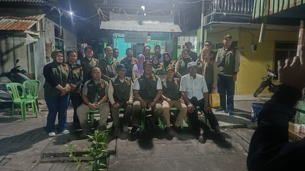Lurah Sungai Dama Dampingi Tim Satpol PP Monitoring Pos Kamling di RT 25, 26, dan 27