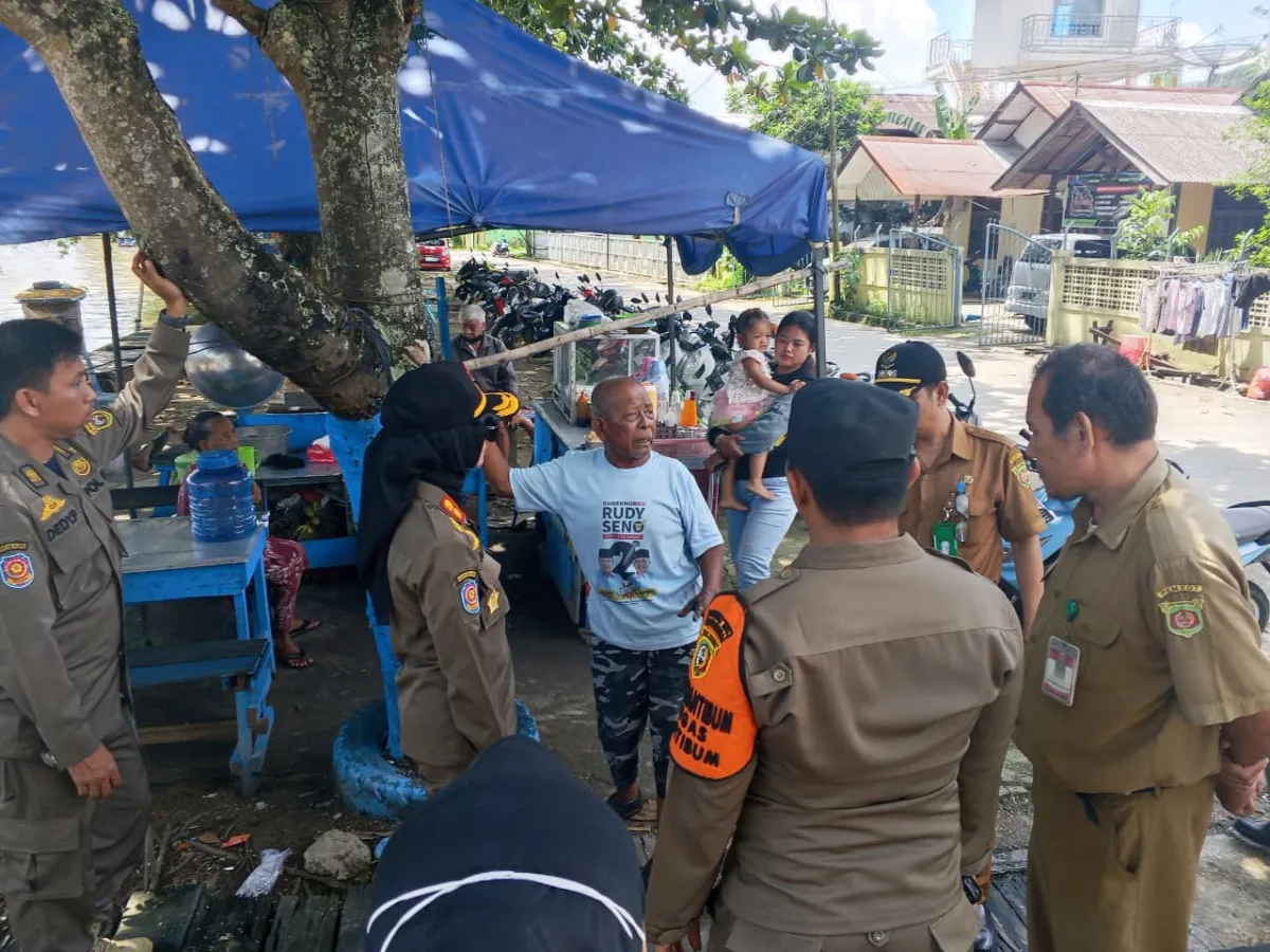 Kasatpol PP Melaksanakan Penertiban Tempat Pencucian Mobil Di Jl.Tongkol RT.01 Serta Berkoordinasi Dengan Lurah Kelurahan Sungai Dama 