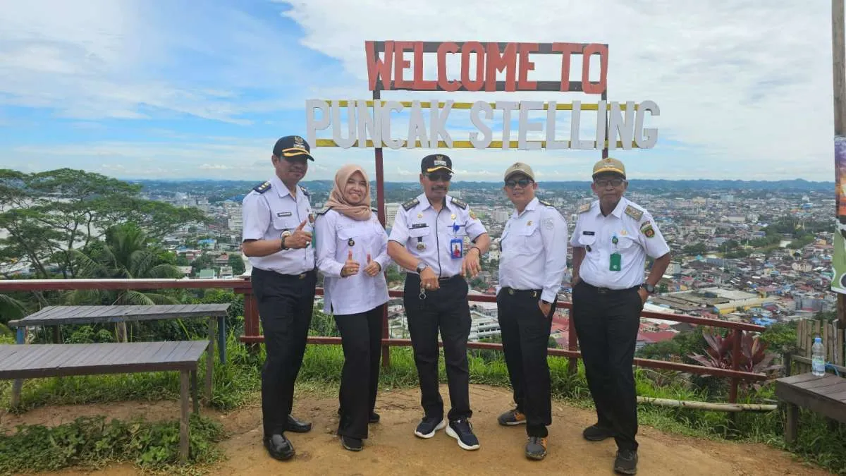 Sinergi Membangun Pariwisata: Camat dan Lurah Se-Kecamatan Samarinda Ilir Kunjungi Puncak Steling