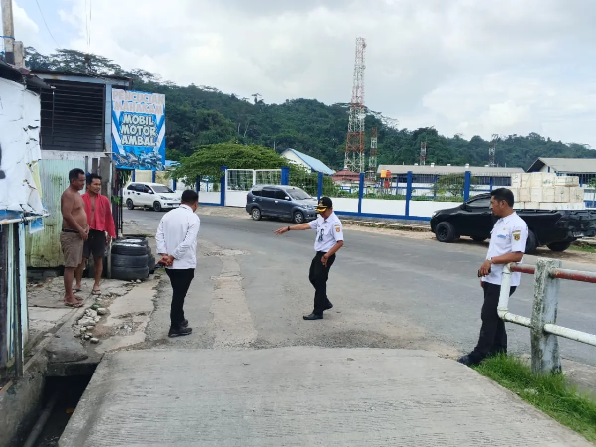 Lurah Sungai Dama Tindak Lanjuti Aduan Jalan Berlubang di Jalan Udang RT 01