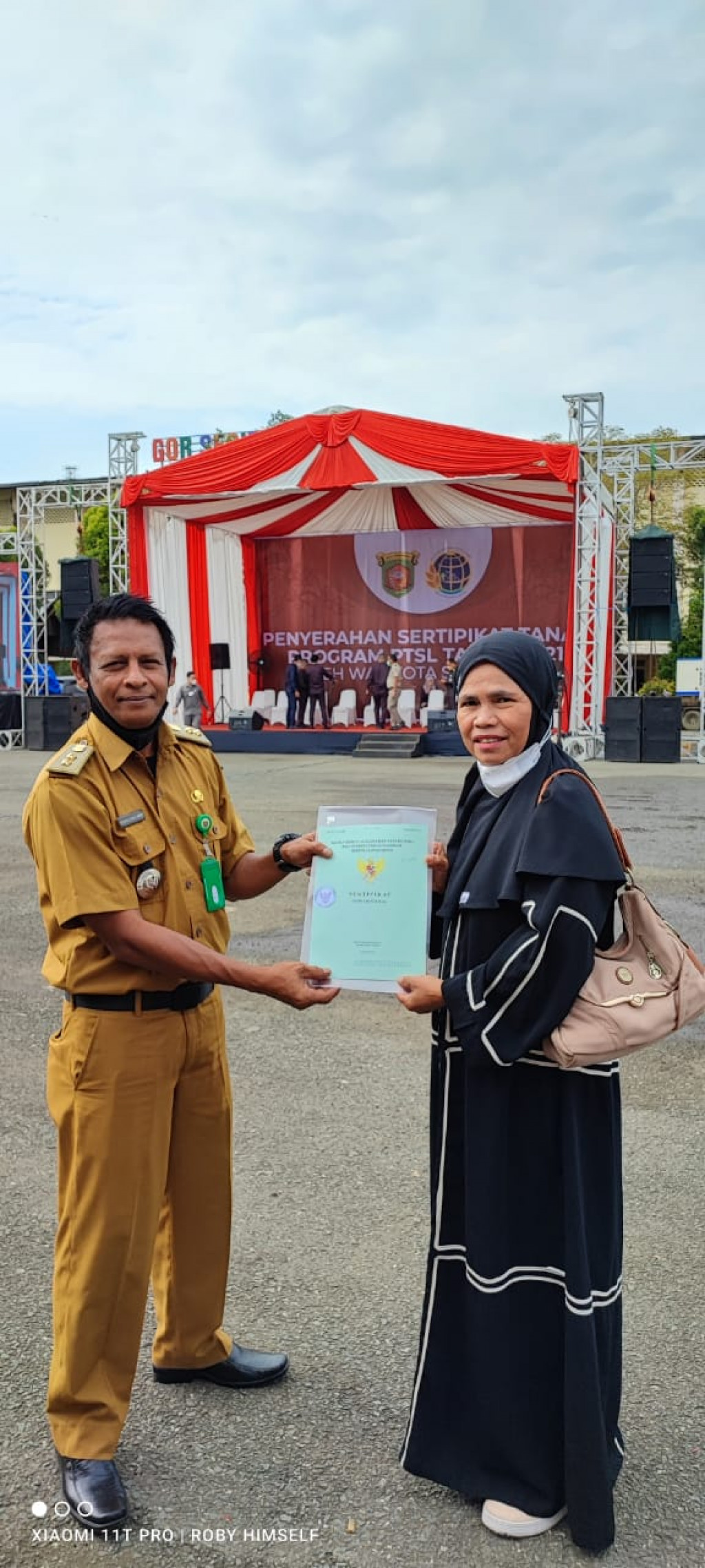 Serah Terima Sertifikat Program PTSL