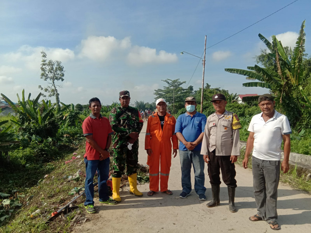 Kegiatan Gotong Royong seKelurahan Sungai Kapih