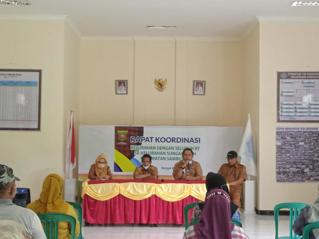 Pelaksanaan Rapat koordinasi pembentukan Pokmas Probebaya di Kelurahan sungai kapih
