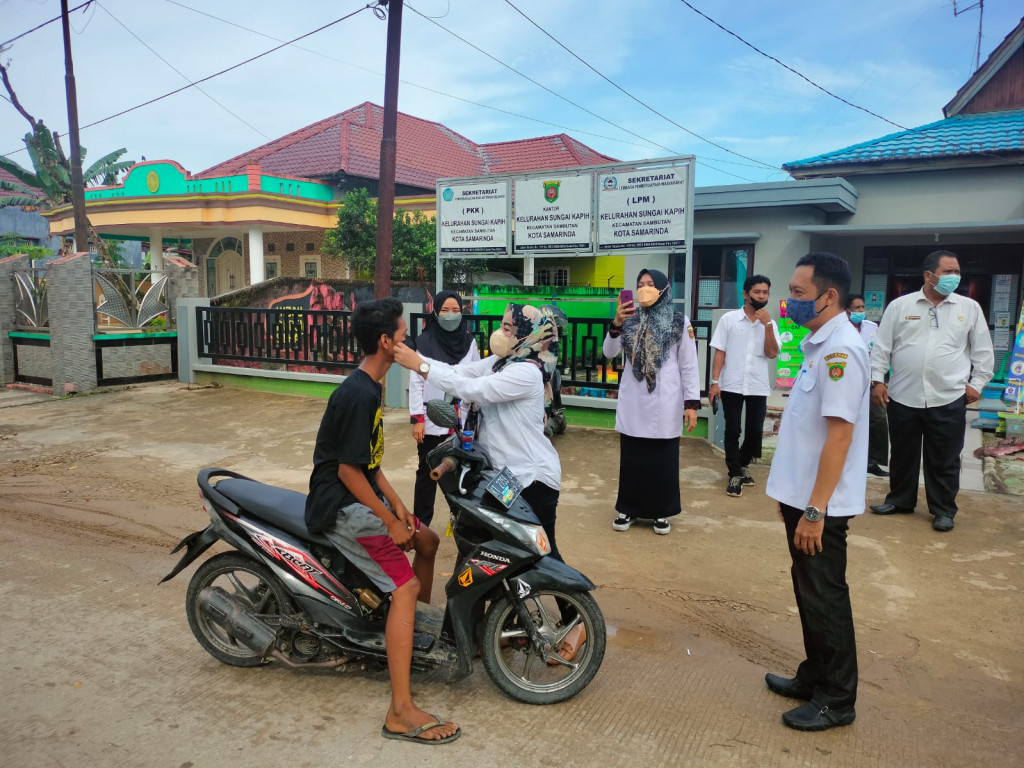 Samarinda Zona Merah, Kelurahan Sungai Kapih Adakan Razia Prokes